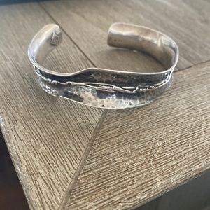 Vintage Silpada Hammered Textured Sterling Silver Cuff Bracelet B1684